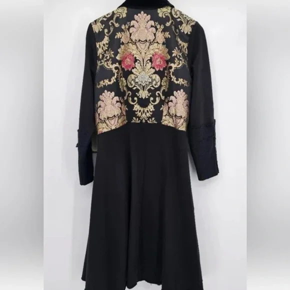 Aratta The Heart of Autumn Elegant Black Coat - Picture 2 of 7